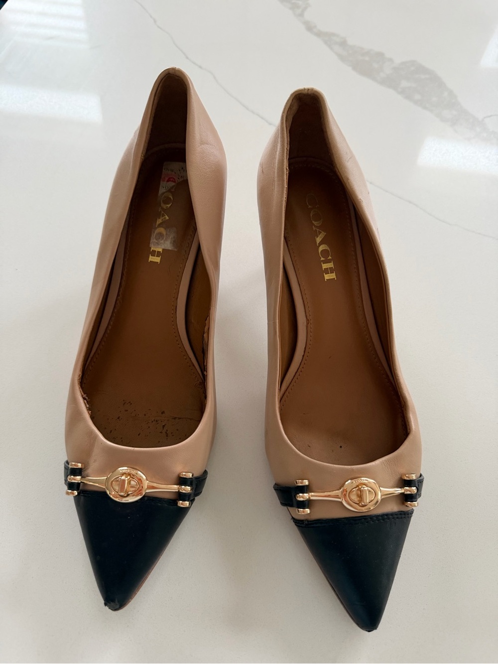 authentic Coach "Lauri" pumps 7.5